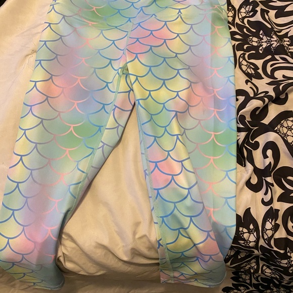 Feed me fight me mermaid leggings - Picture 2 of 4